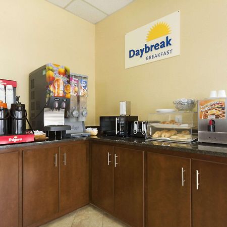 Days Inn By Wyndham White House Bagian luar foto