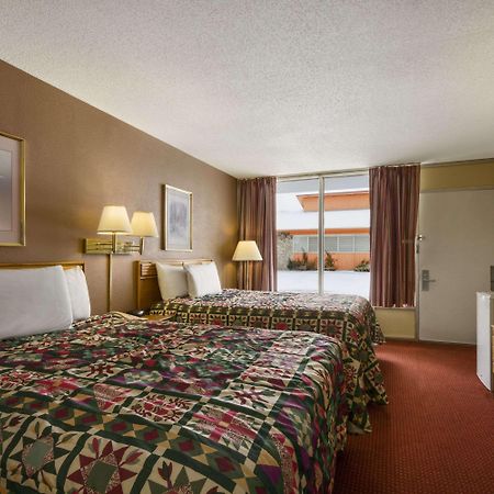 Days Inn By Wyndham White House Bagian luar foto