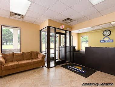 Days Inn By Wyndham White House Bagian luar foto