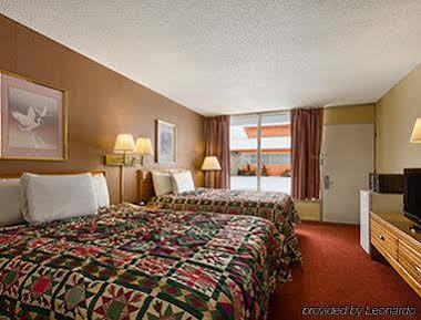 Days Inn By Wyndham White House Bagian luar foto