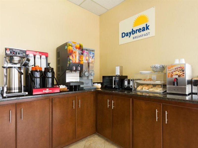 Days Inn By Wyndham White House Bagian luar foto