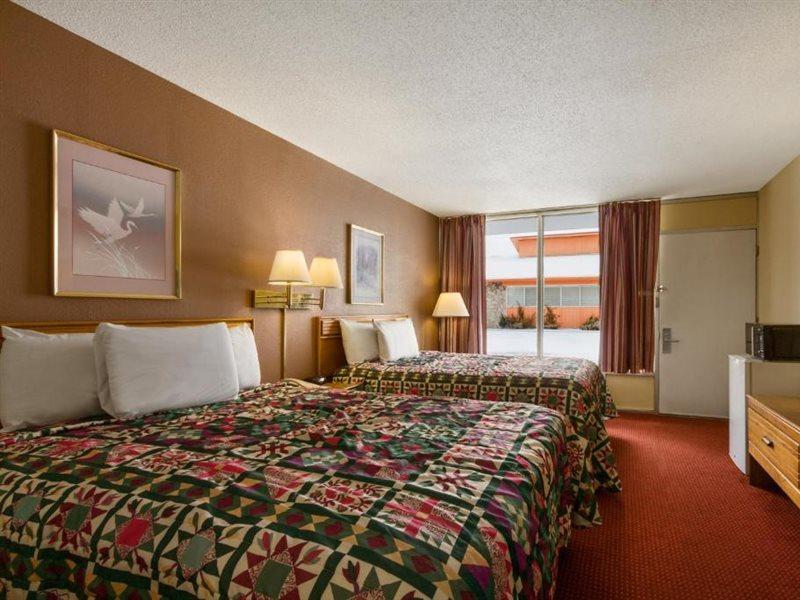 Days Inn By Wyndham White House Bagian luar foto