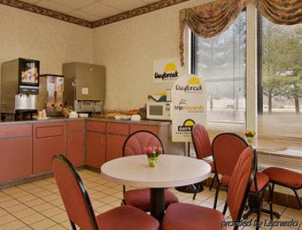 Days Inn By Wyndham White House Restoran foto